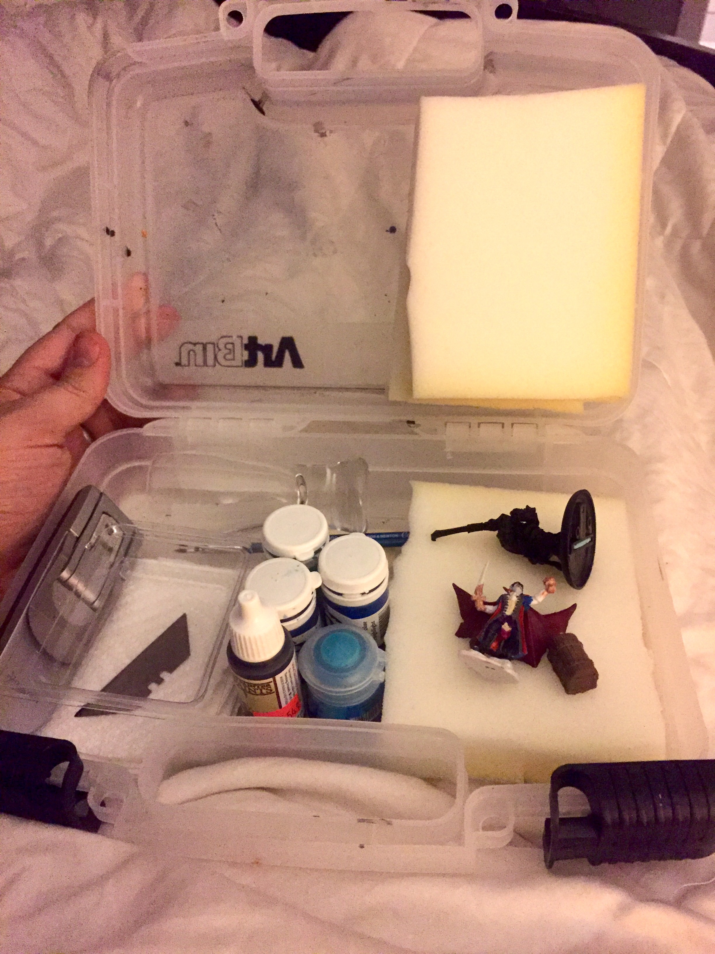 How to Build a Painting Station for Miniature Painting